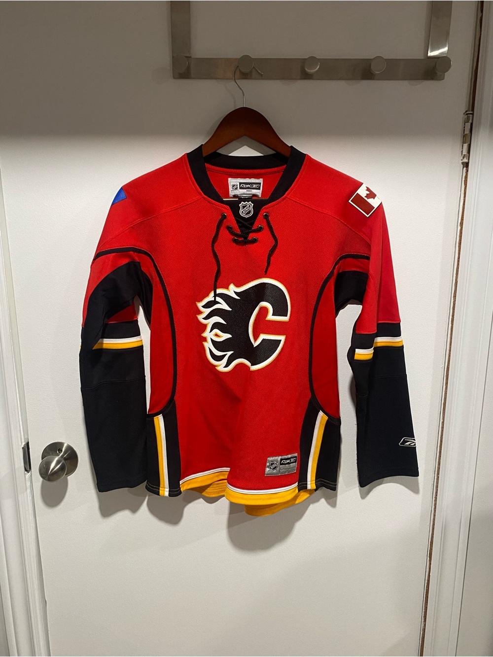 Women’s Calgary Flames Hockey Jersey